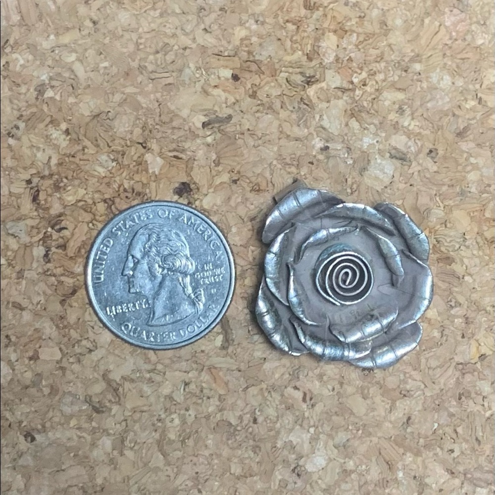 Indigenous Vintage,Tribal Tibetan Silver rose pendant. - Picture 9 of 9